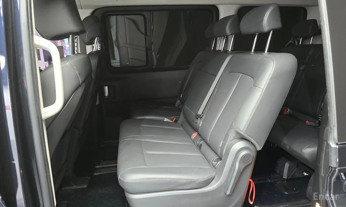 Фото 12 - Hyundai Staria