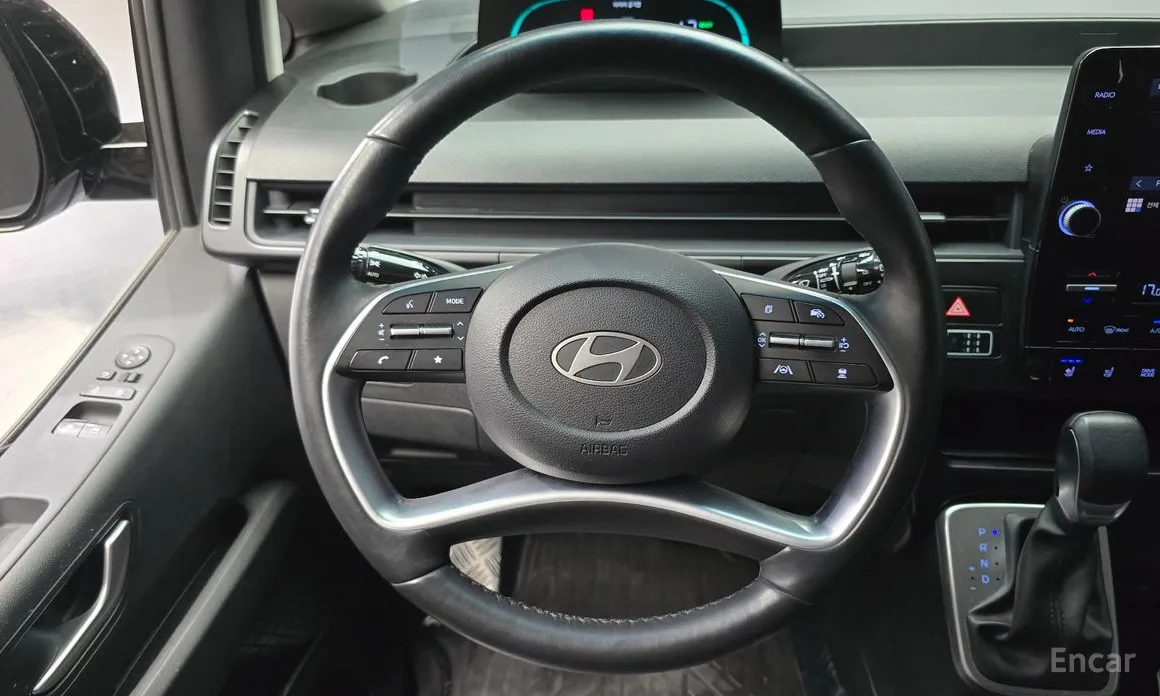 Фото 14 - Hyundai Staria