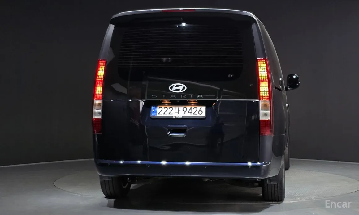 Фото 4 - Hyundai Staria