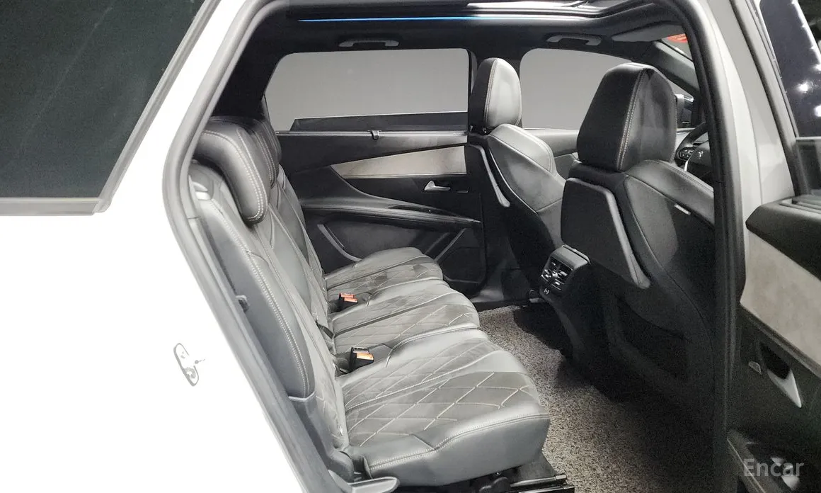 Фото 12 - Peugeot 5008