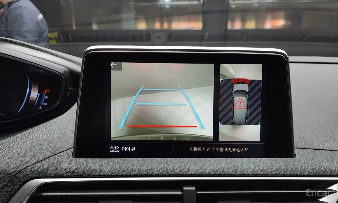 Фото 15 - Peugeot 5008