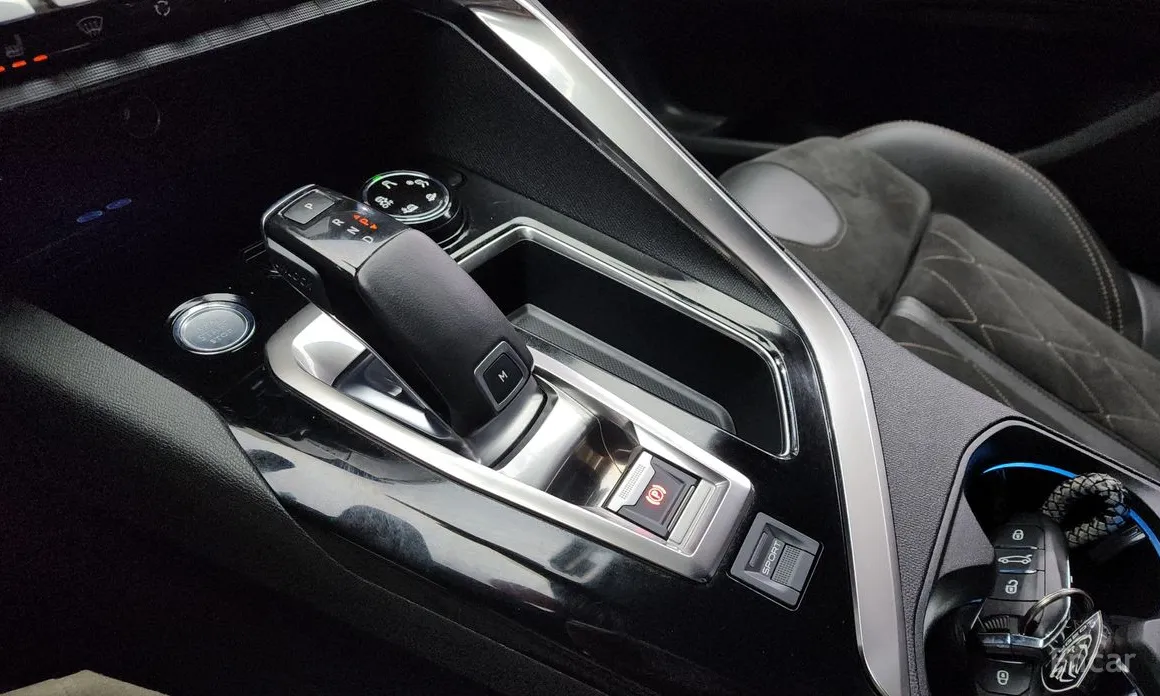 Фото 9 - Peugeot 5008