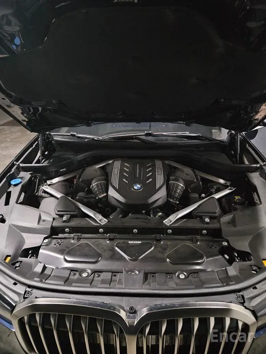 Фото 10 - BMW X7