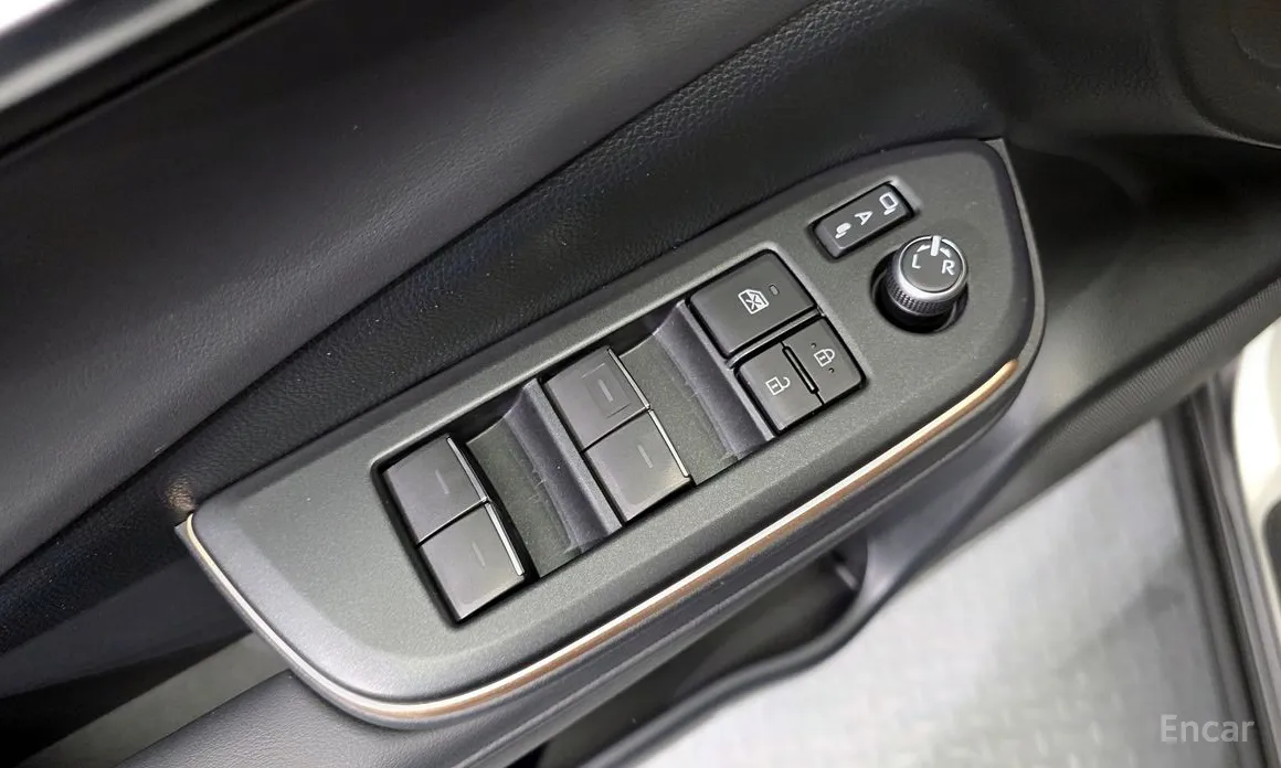 Фото 14 - Toyota Crown