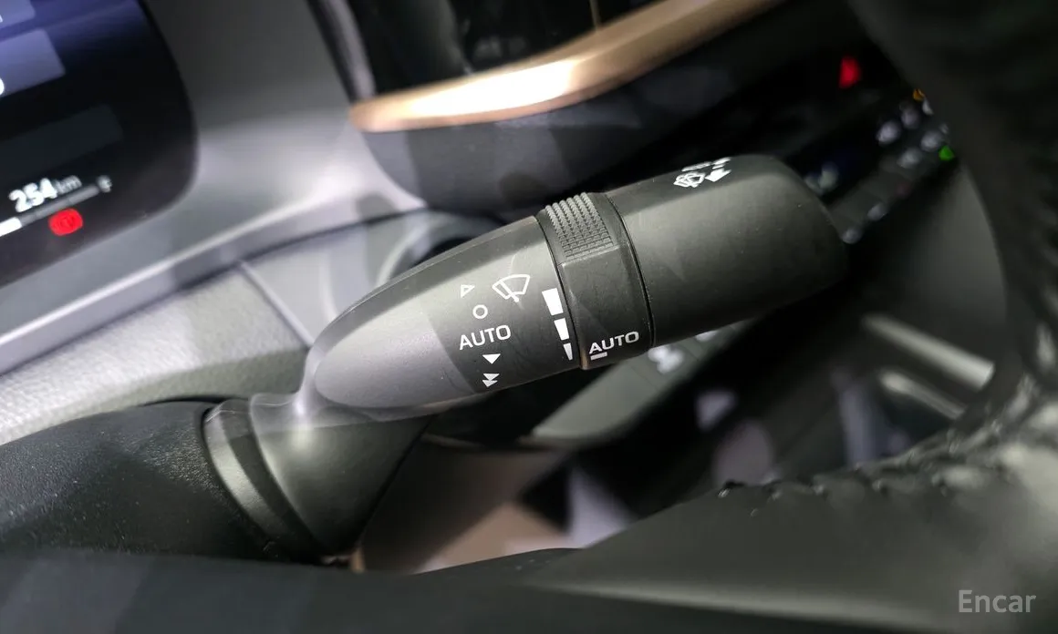 Фото 16 - Toyota Crown