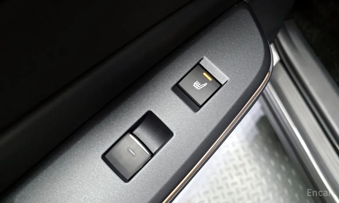 Фото 18 - Toyota Crown