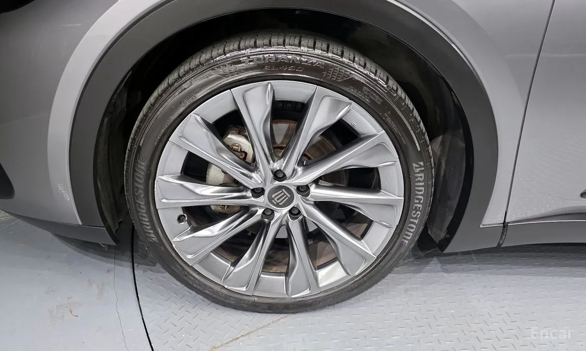 Фото 5 - Toyota Crown