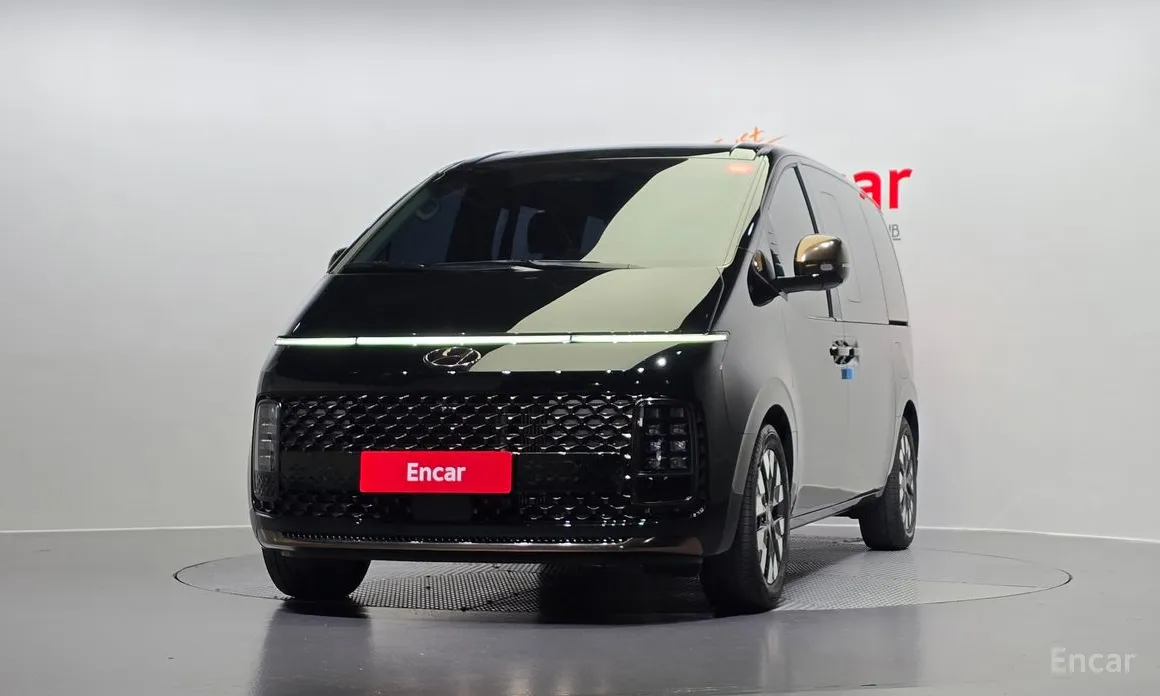 Фото 3 - Hyundai Staria