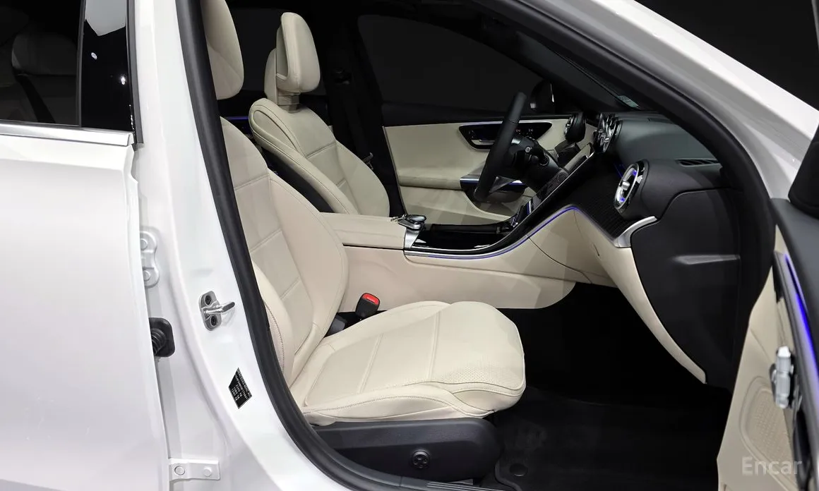 Фото 11 - Mercedes-Benz C-Class