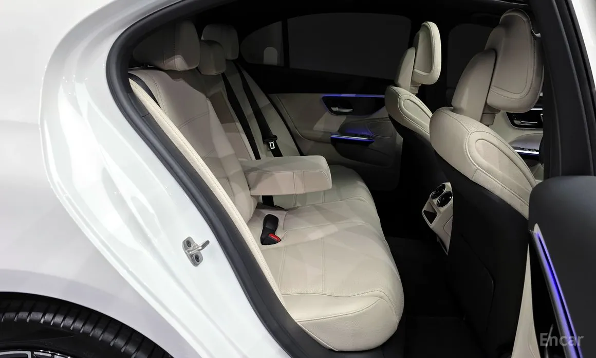 Фото 12 - Mercedes-Benz C-Class