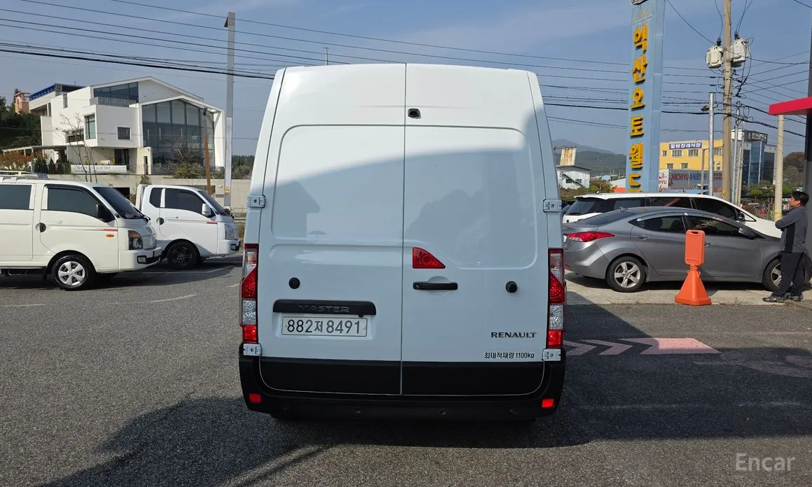 Фото 4 - Renault Master