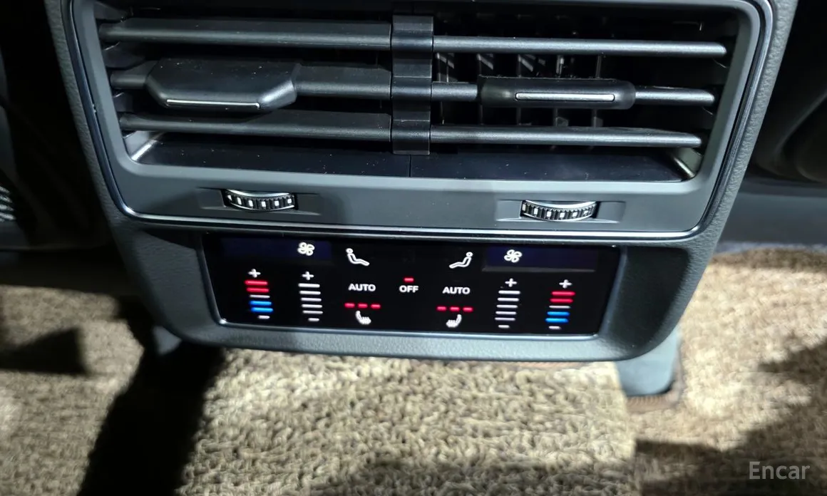 Фото 19 - Audi Q7