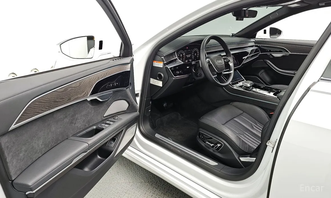 Фото 10 - Audi A8