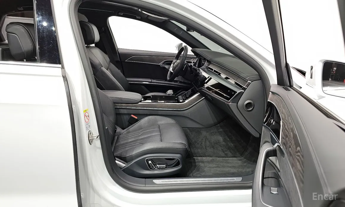 Фото 11 - Audi A8