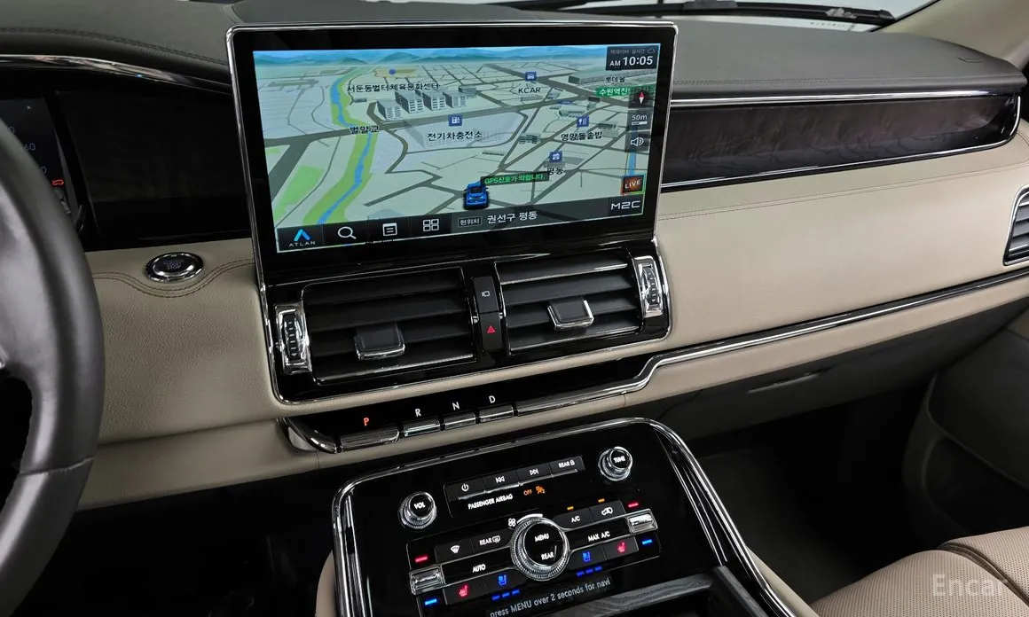 Фото 14 - Lincoln Navigator