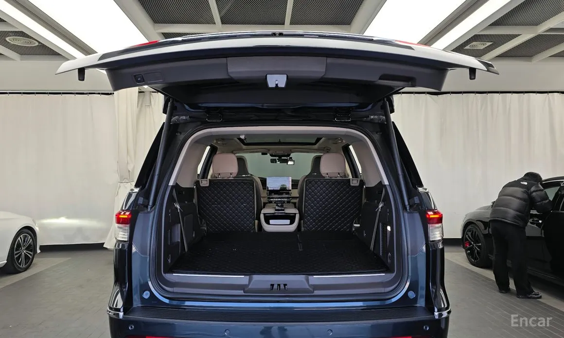 Фото 20 - Lincoln Navigator