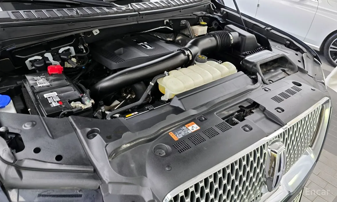 Фото 6 - Lincoln Navigator