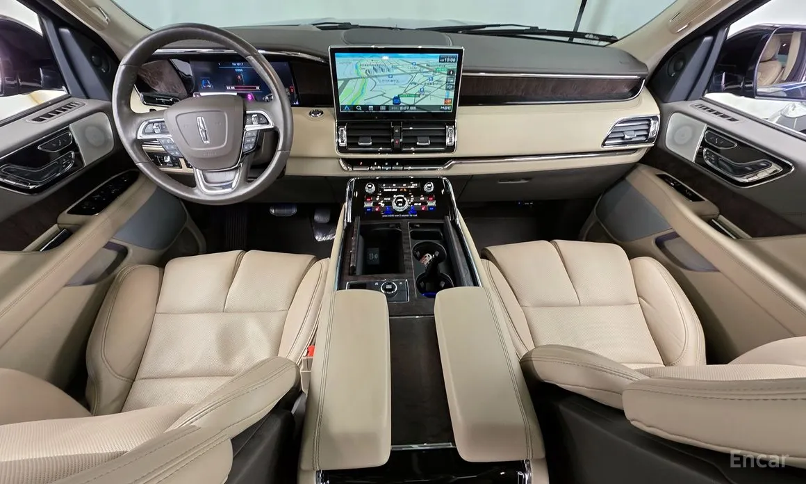 Фото 7 - Lincoln Navigator