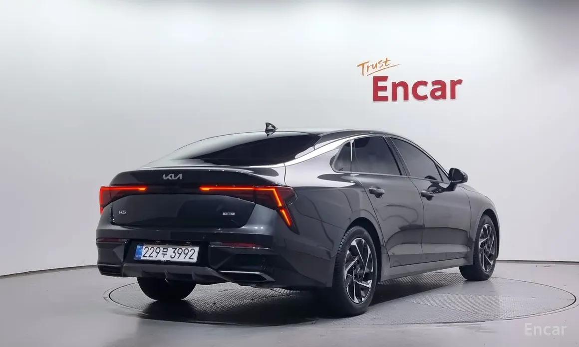 Фото 2 - Kia K5