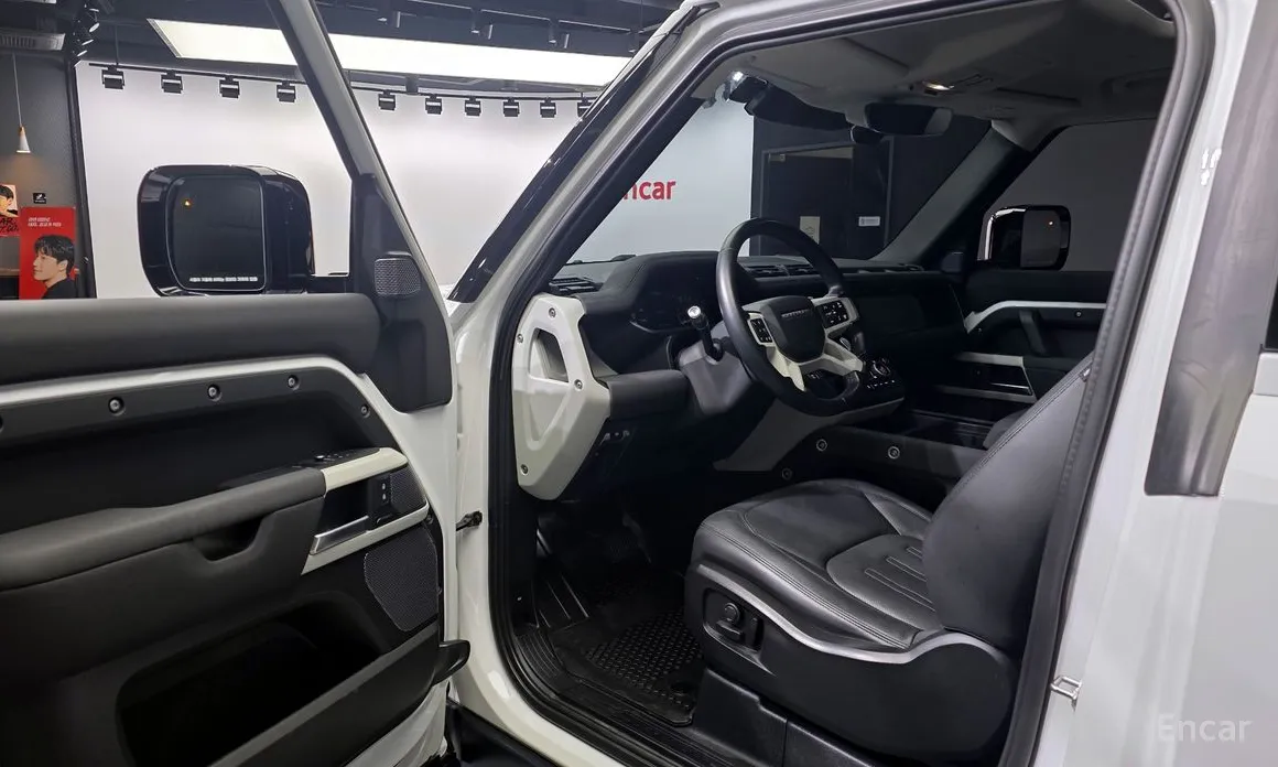 Фото 10 - Land Rover Defender