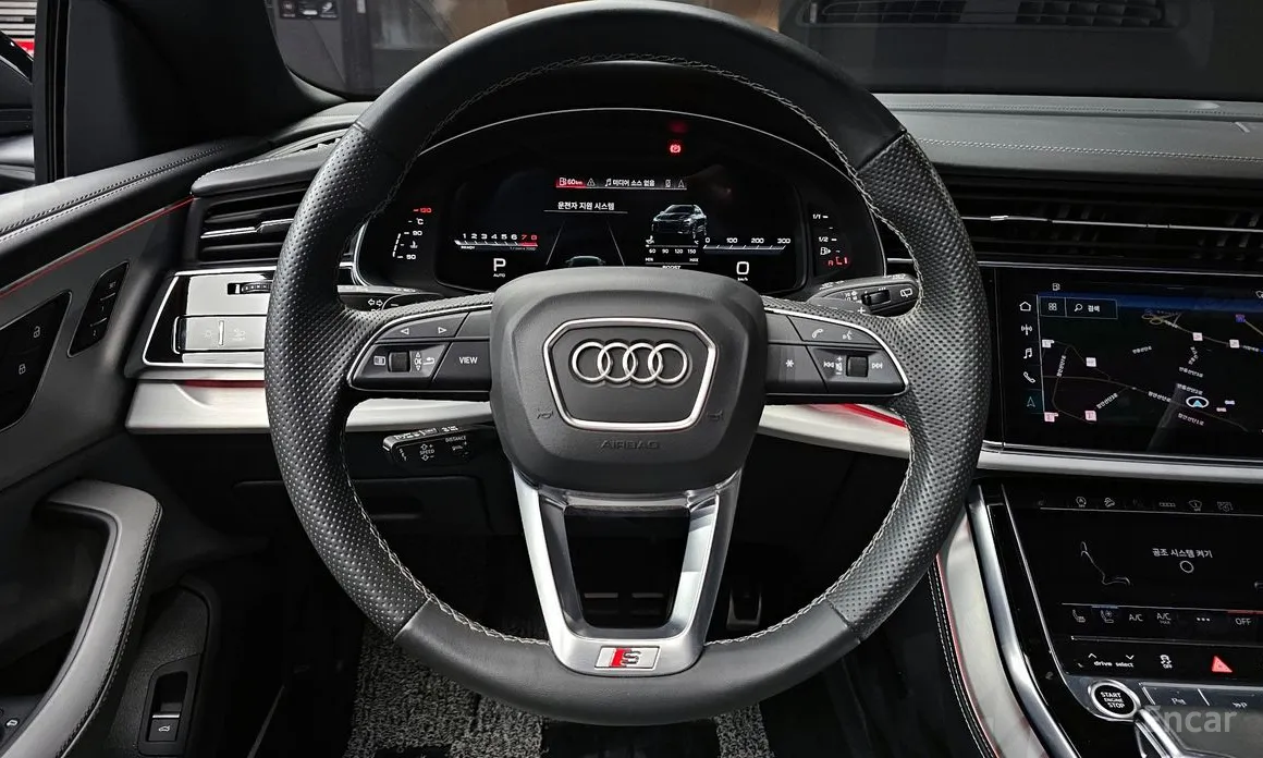 Фото 14 - Audi Q8