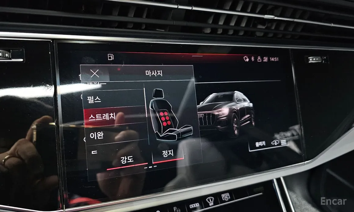 Фото 20 - Audi Q8