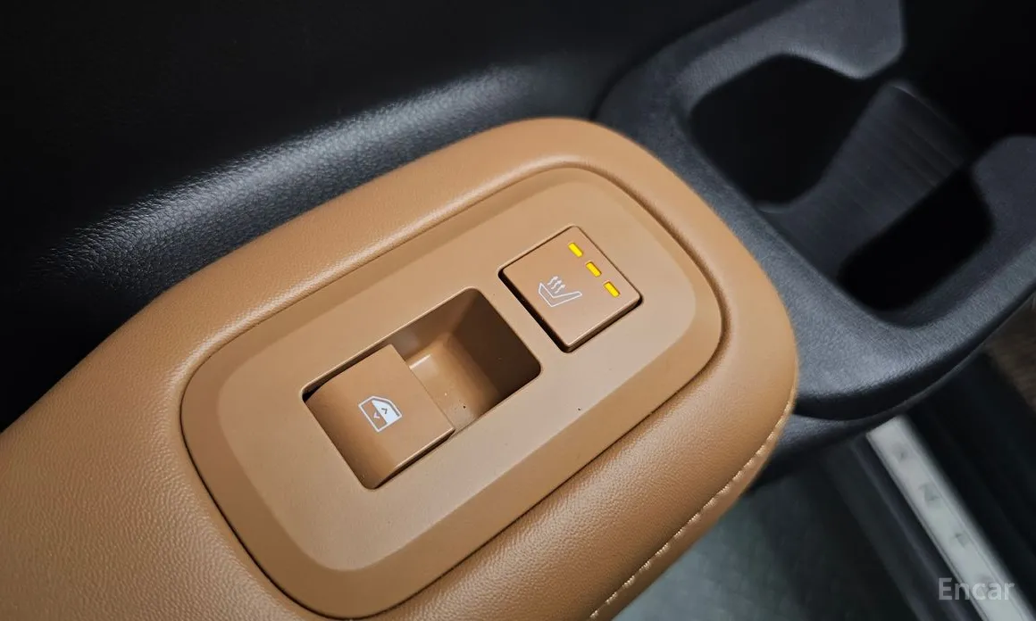 Фото 17 - Hyundai Santa Fe