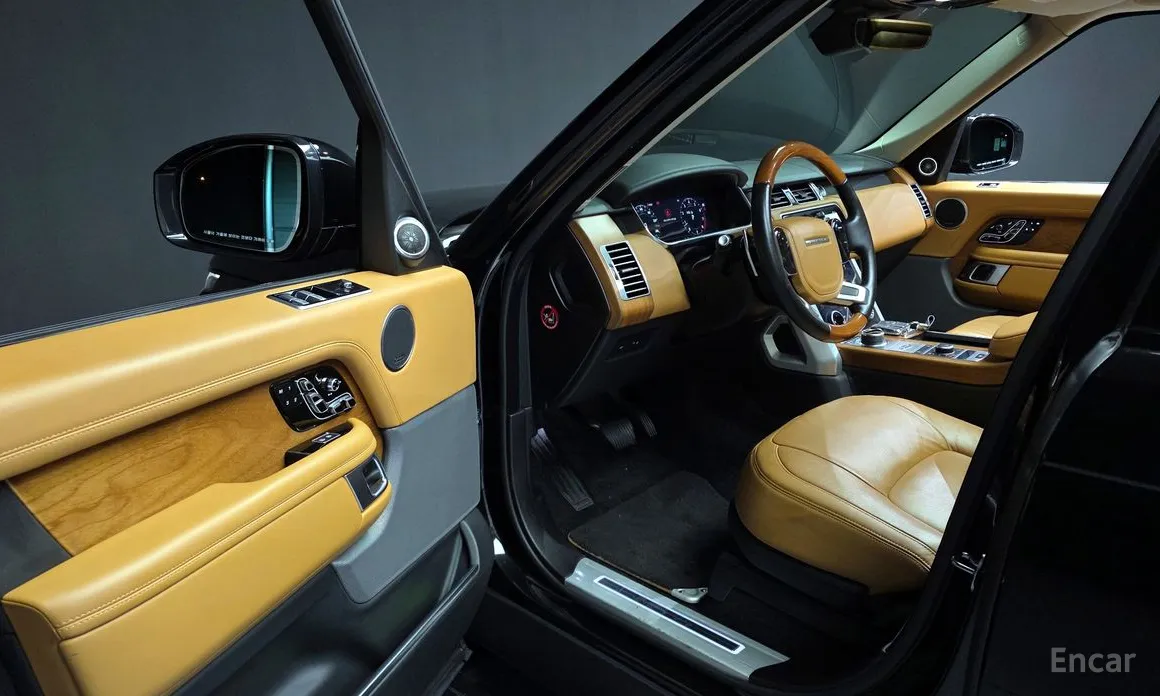 Photo 10 - Land Rover Range Rover