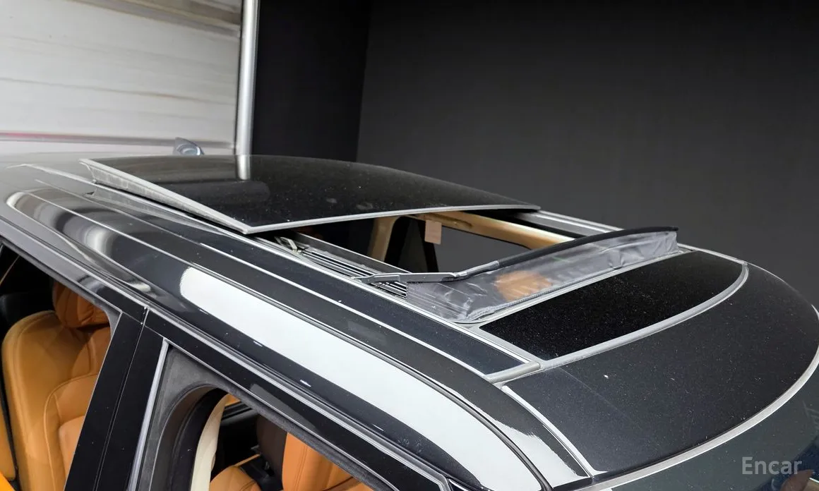 Photo 19 - Land Rover Range Rover