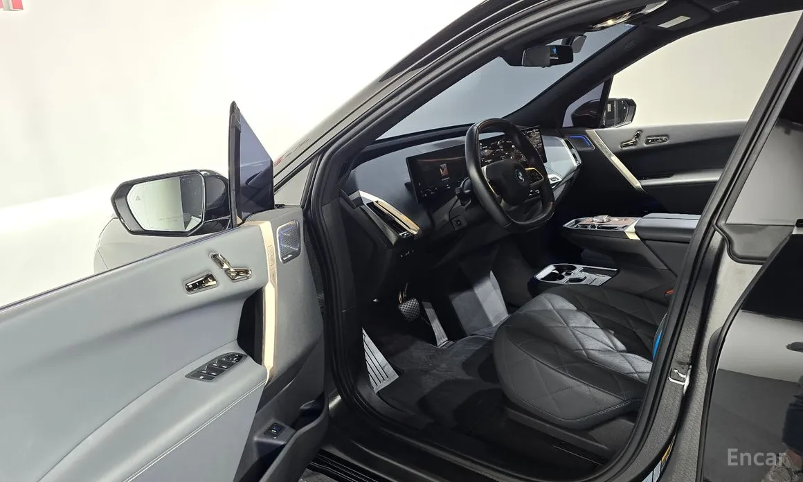 Фото 10 - BMW iX