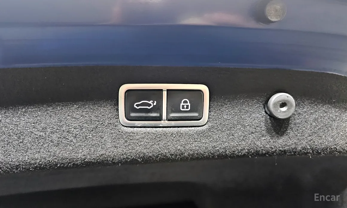 Photo 18 - Genesis G70