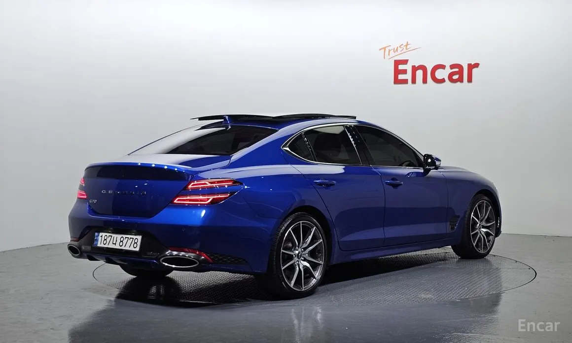 Photo 2 - Genesis G70