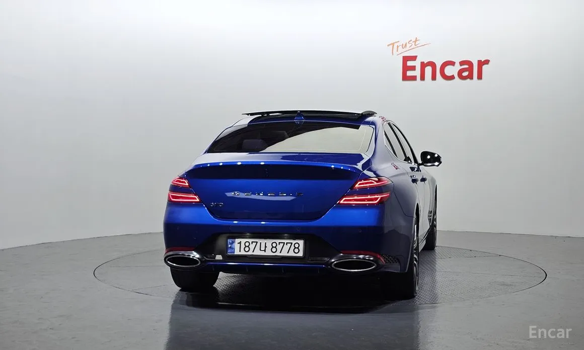 Photo 4 - Genesis G70