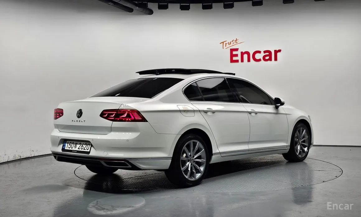 Фото 2 - Volkswagen Passat