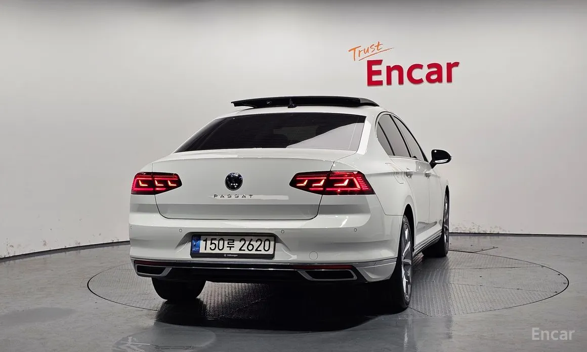 Фото 4 - Volkswagen Passat