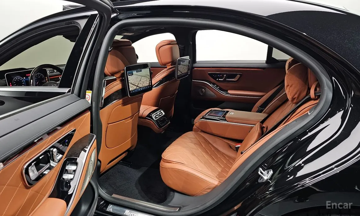 Фото 17 - Mercedes-Benz S-Class