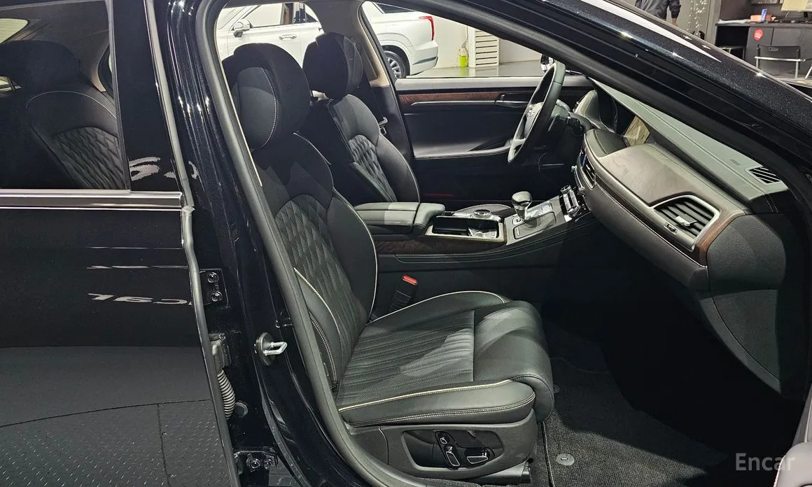 Фото 10 - Genesis G90