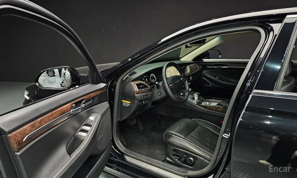 Фото 11 - Genesis G90