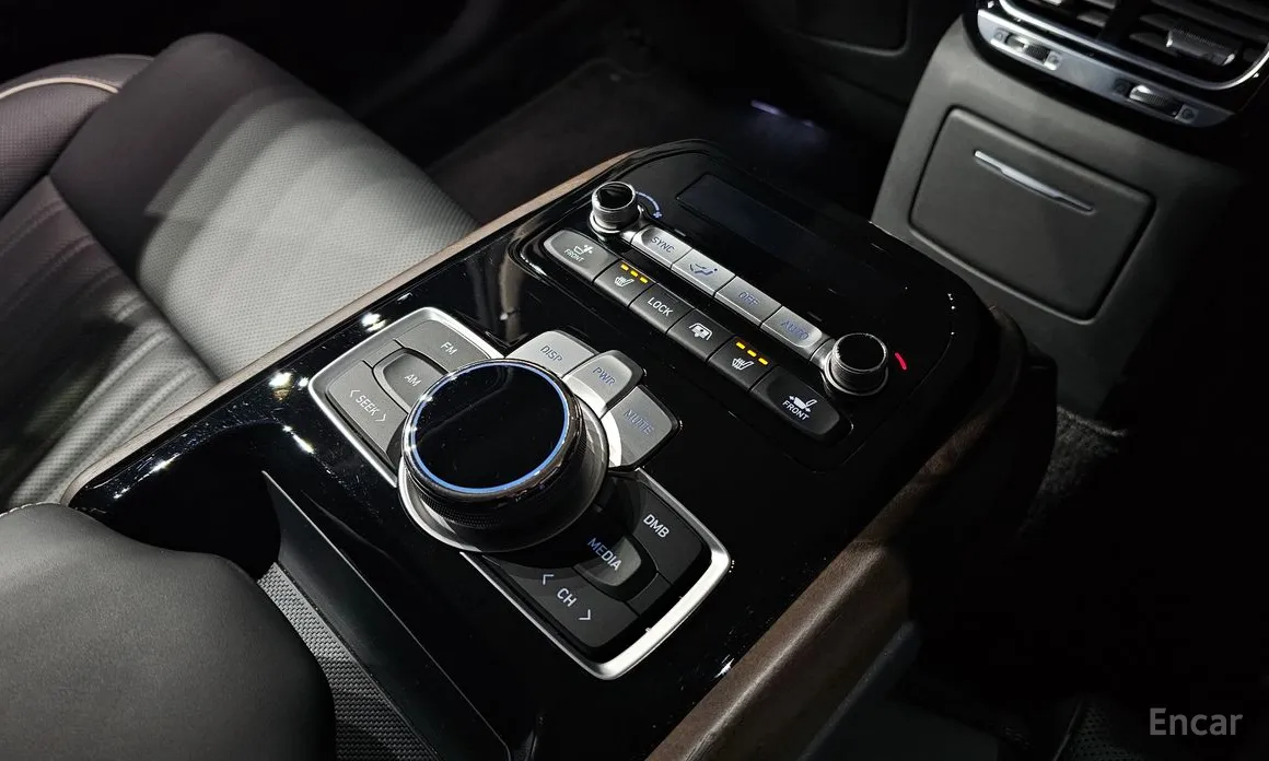 Фото 17 - Genesis G90