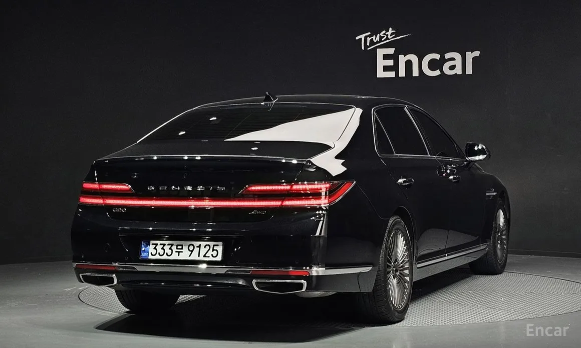 Фото 2 - Genesis G90