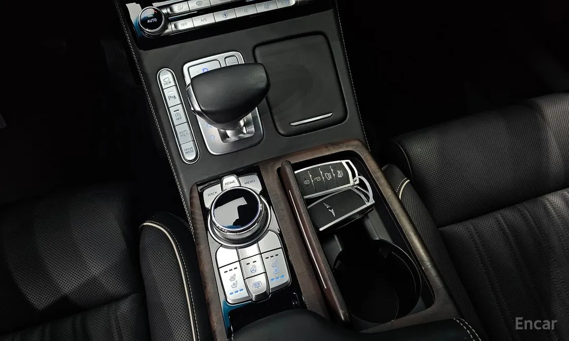 Фото 9 - Genesis G90