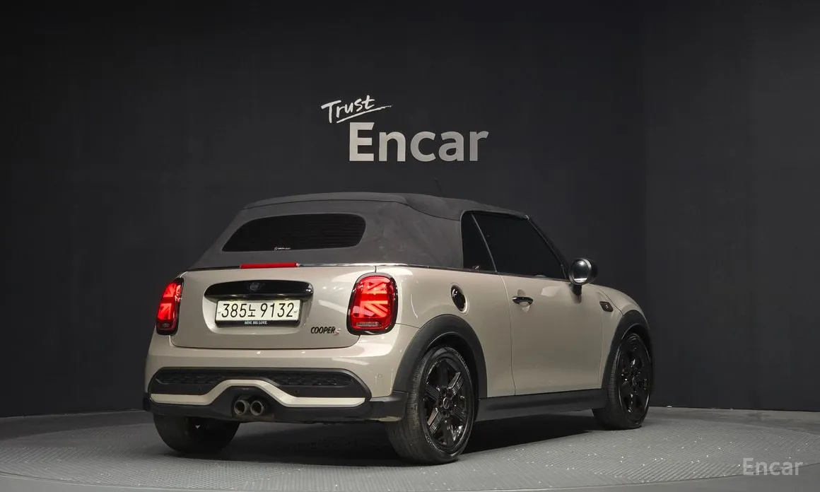 Фото 2 - Mini Cooper Convertible