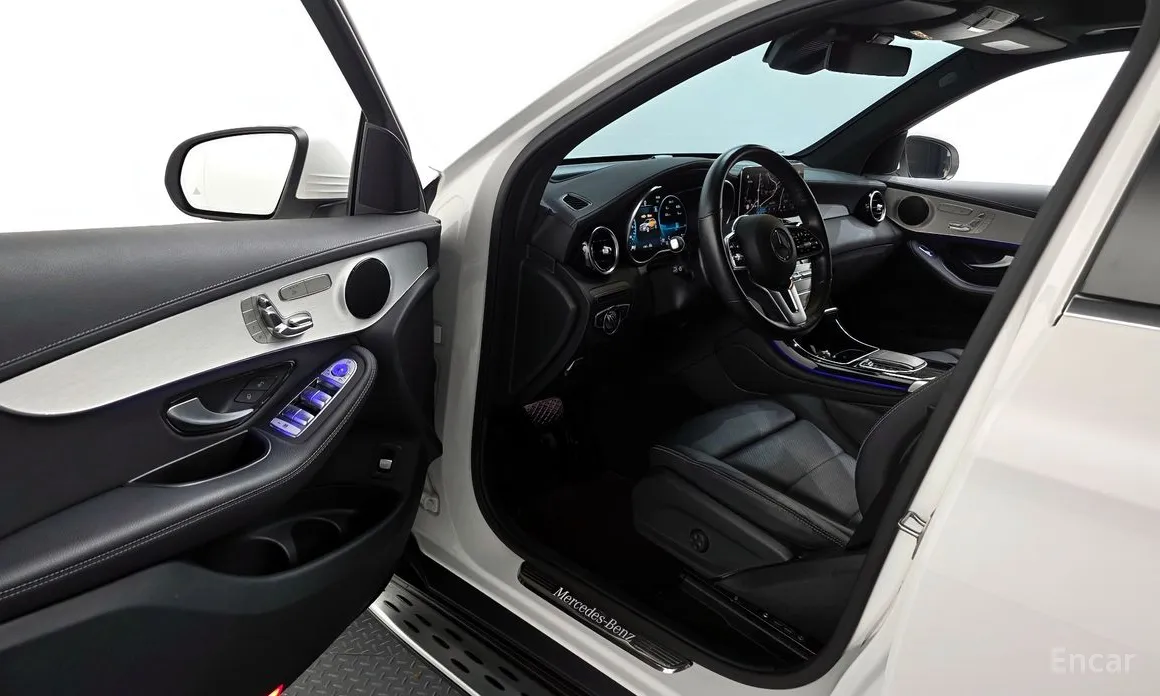 Photo 10 - Mercedes-Benz GLC-Class