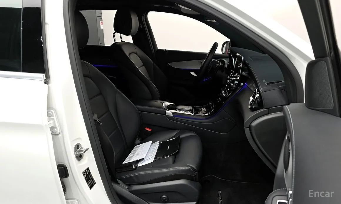 Photo 11 - Mercedes-Benz GLC-Class