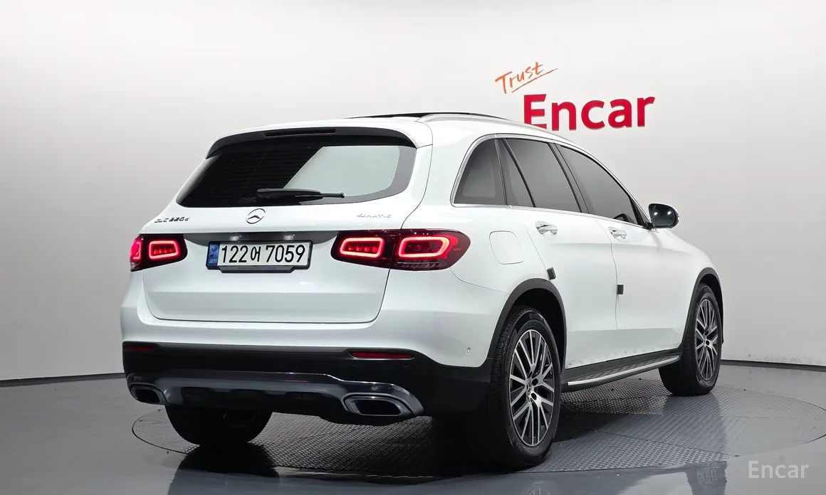 Photo 2 - Mercedes-Benz GLC-Class