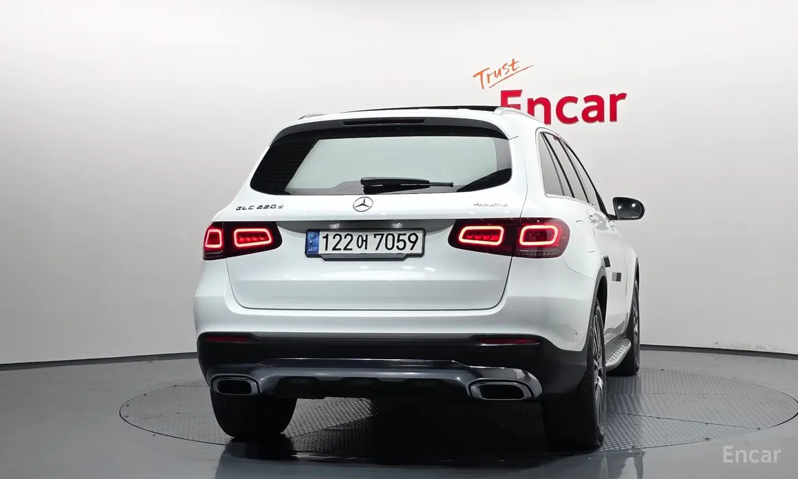 Photo 4 - Mercedes-Benz GLC-Class