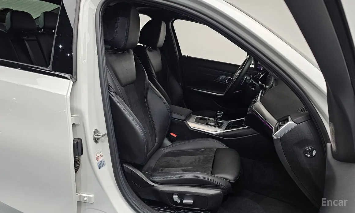 BMW 3 Series 2019 320i M Sport
