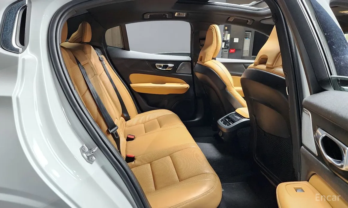 Фото 11 - Volvo S60