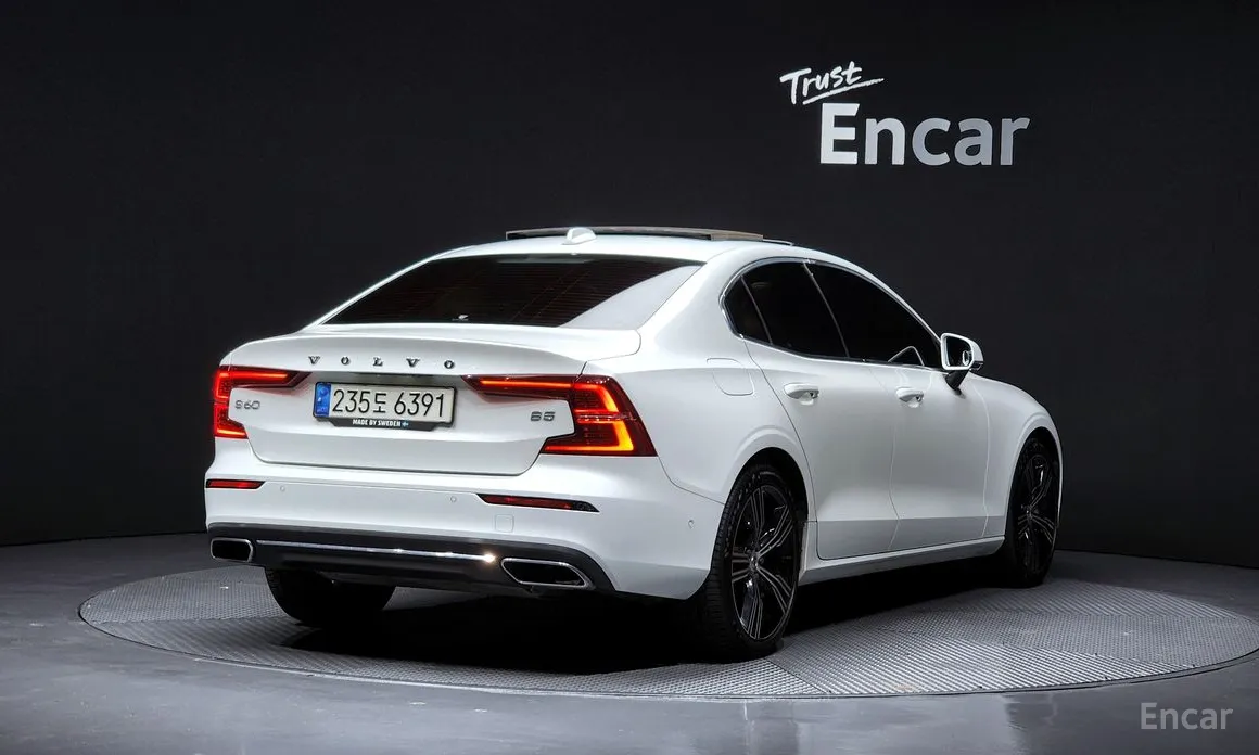 Фото 2 - Volvo S60