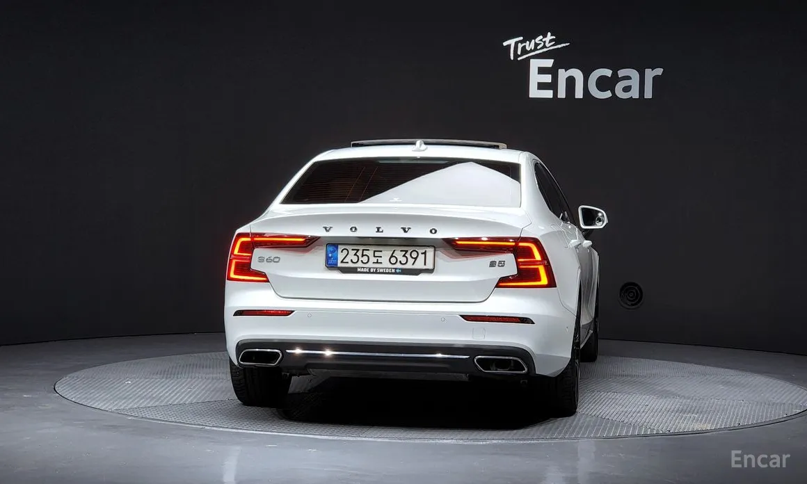 Фото 4 - Volvo S60